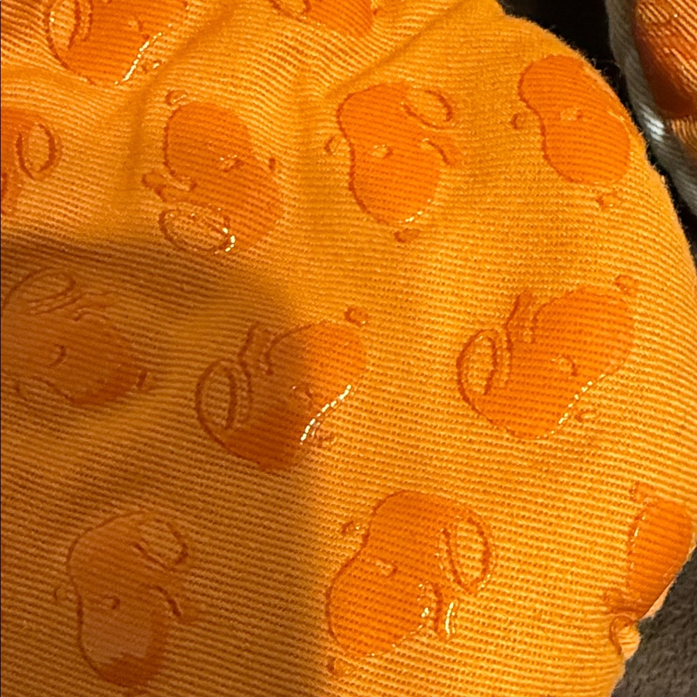 Peanuts Halloween Snoopy Oven Mitts - Orange and White - Picture 3 of 5